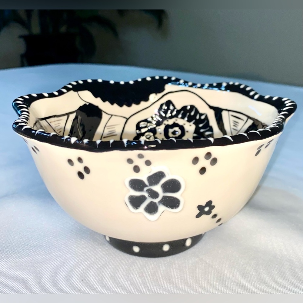 Blue Sky Clayworks Heather Goldminc Black Beige Floral  6” Bowl 2012
